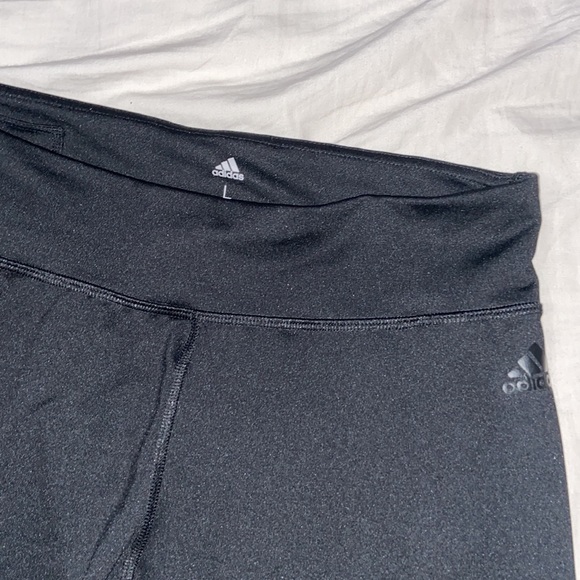 Adidas - Picture 3 of 4